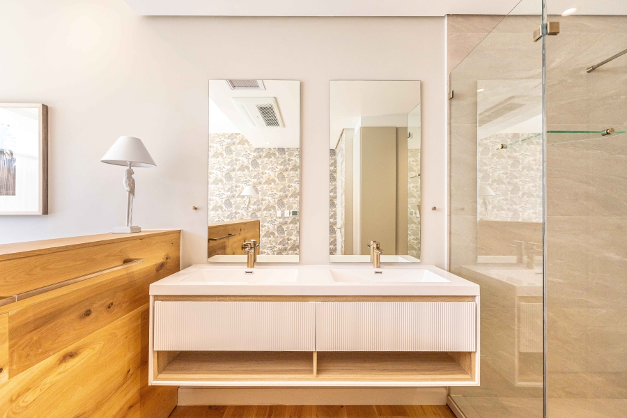 4 Bedroom Property for Sale in Fresnaye Western Cape